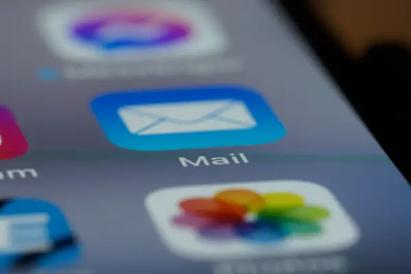 Cromomarketing no E-mail: Use a Cor como Gatilho Mental de Conversão